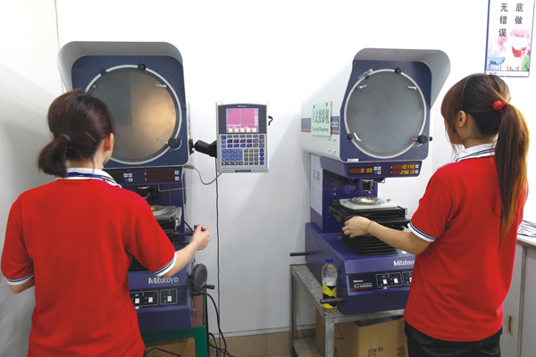 High-Precision Projector