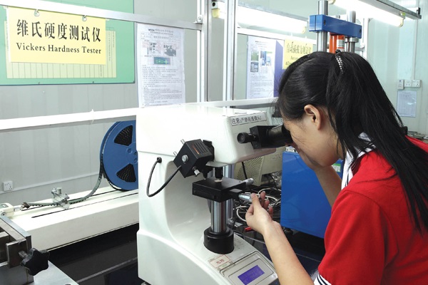 Vickers Hardness Tester